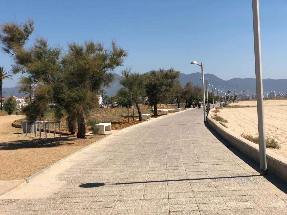 Vista Bahia 23 Empuriabrava Apartman Kültér fotó