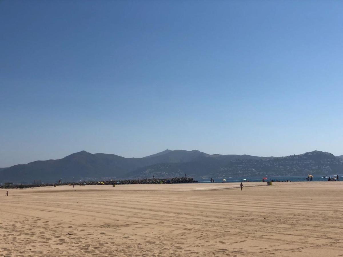 Vista Bahia 23 Empuriabrava Apartman Kültér fotó