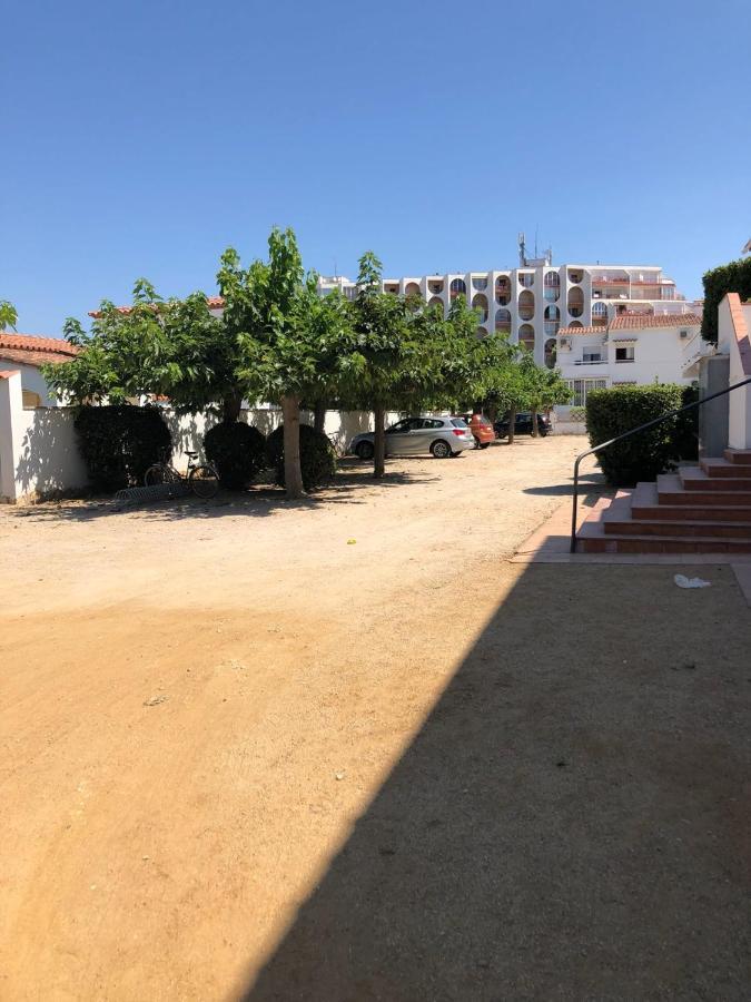 Vista Bahia 23 Empuriabrava Apartman Kültér fotó